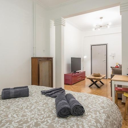 Stylish Luxury Apartment At Ampelokipi Metro Station Atene Esterno foto