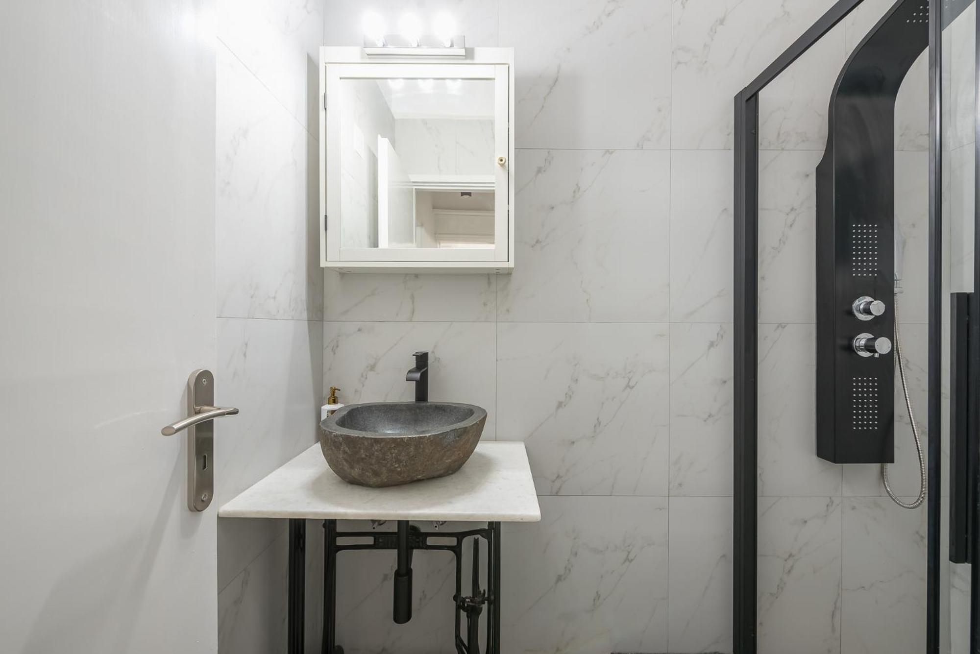 Stylish Luxury Apartment At Ampelokipi Metro Station Atene Esterno foto